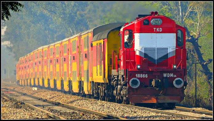 10 Double Decker Express Trains of Indian Railways - Aanavandi Travel Blog